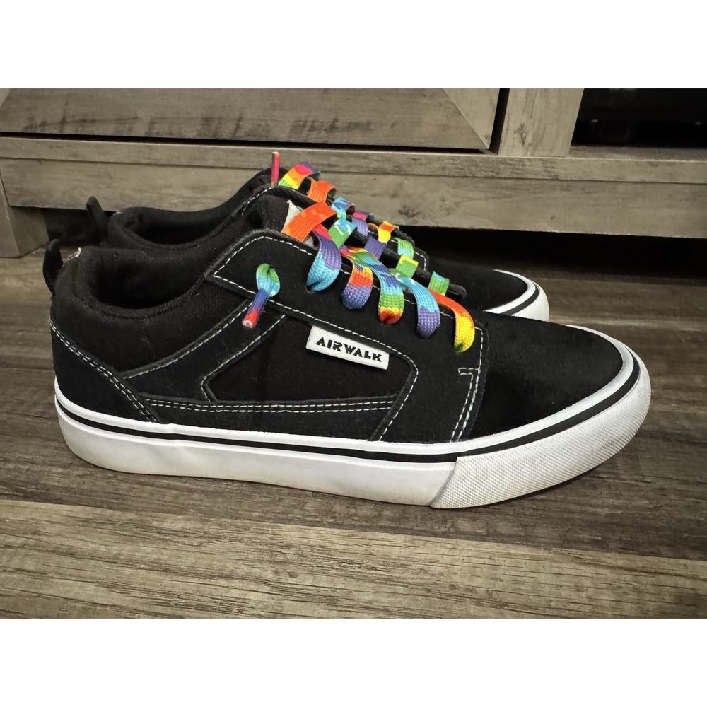 Airwalk Indie Women's Sz 7 Shoe Black‎ W/White Sole Rainbow Laces LEATHER EUC